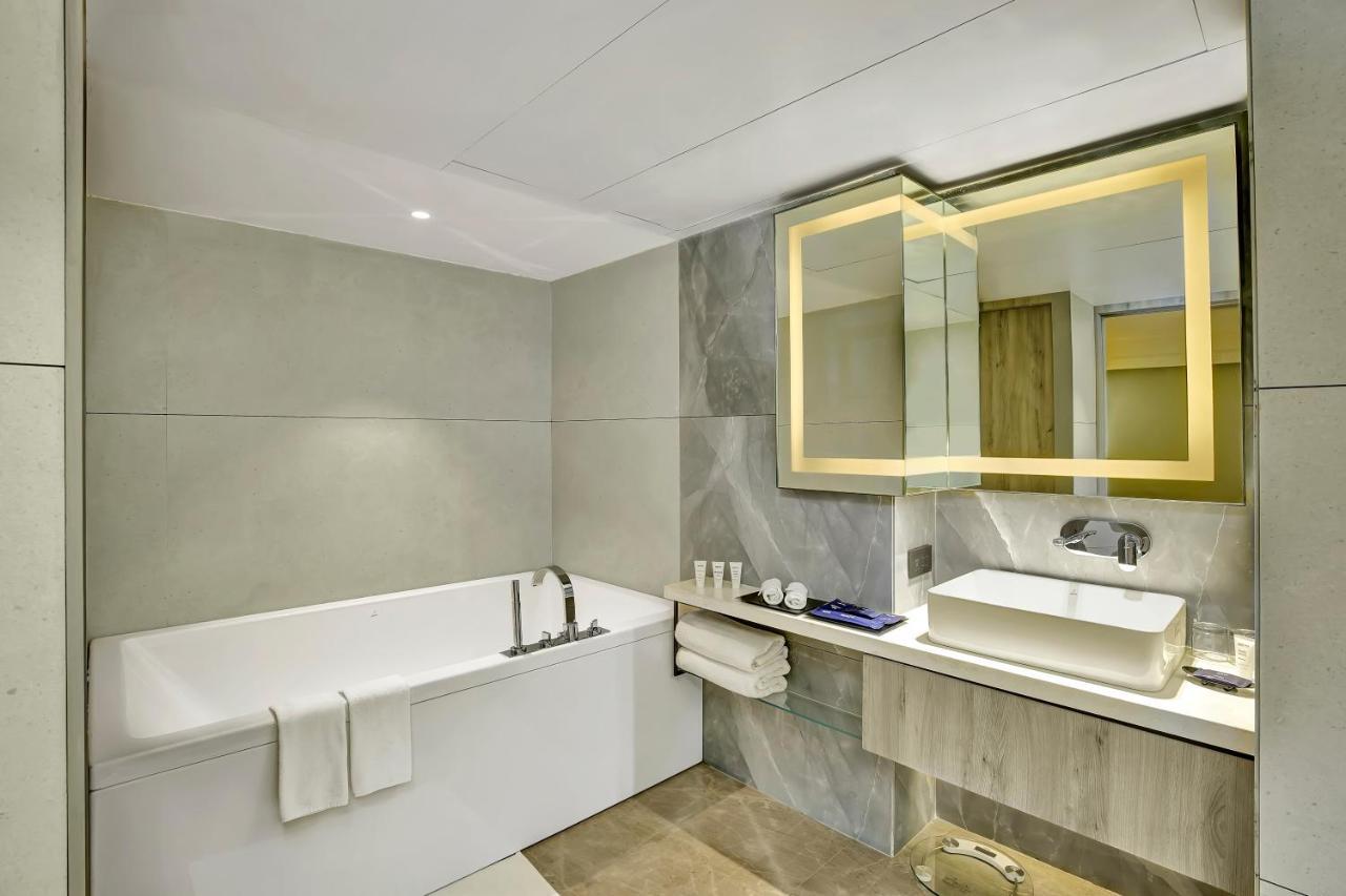 Park Inn By Radisson Сурат Екстер'єр фото