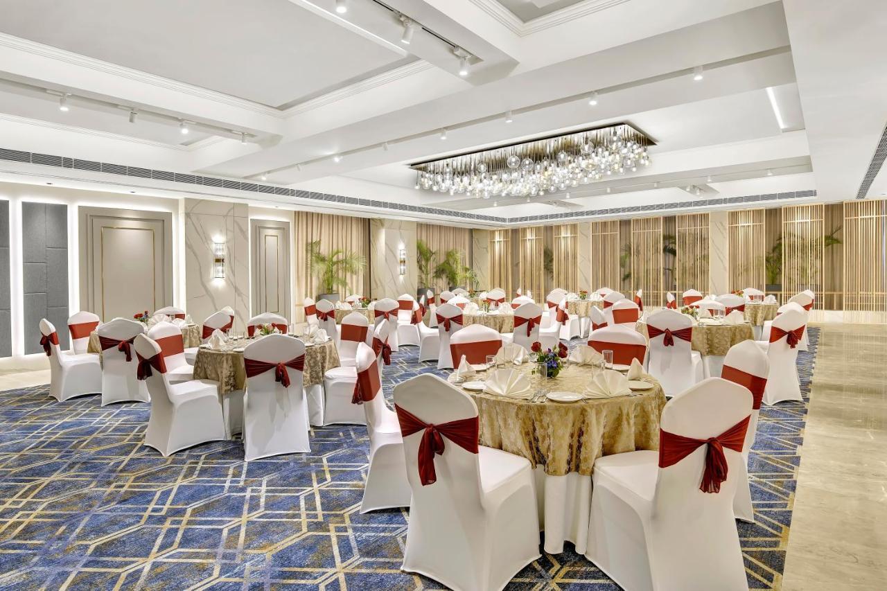 Park Inn By Radisson Сурат Екстер'єр фото