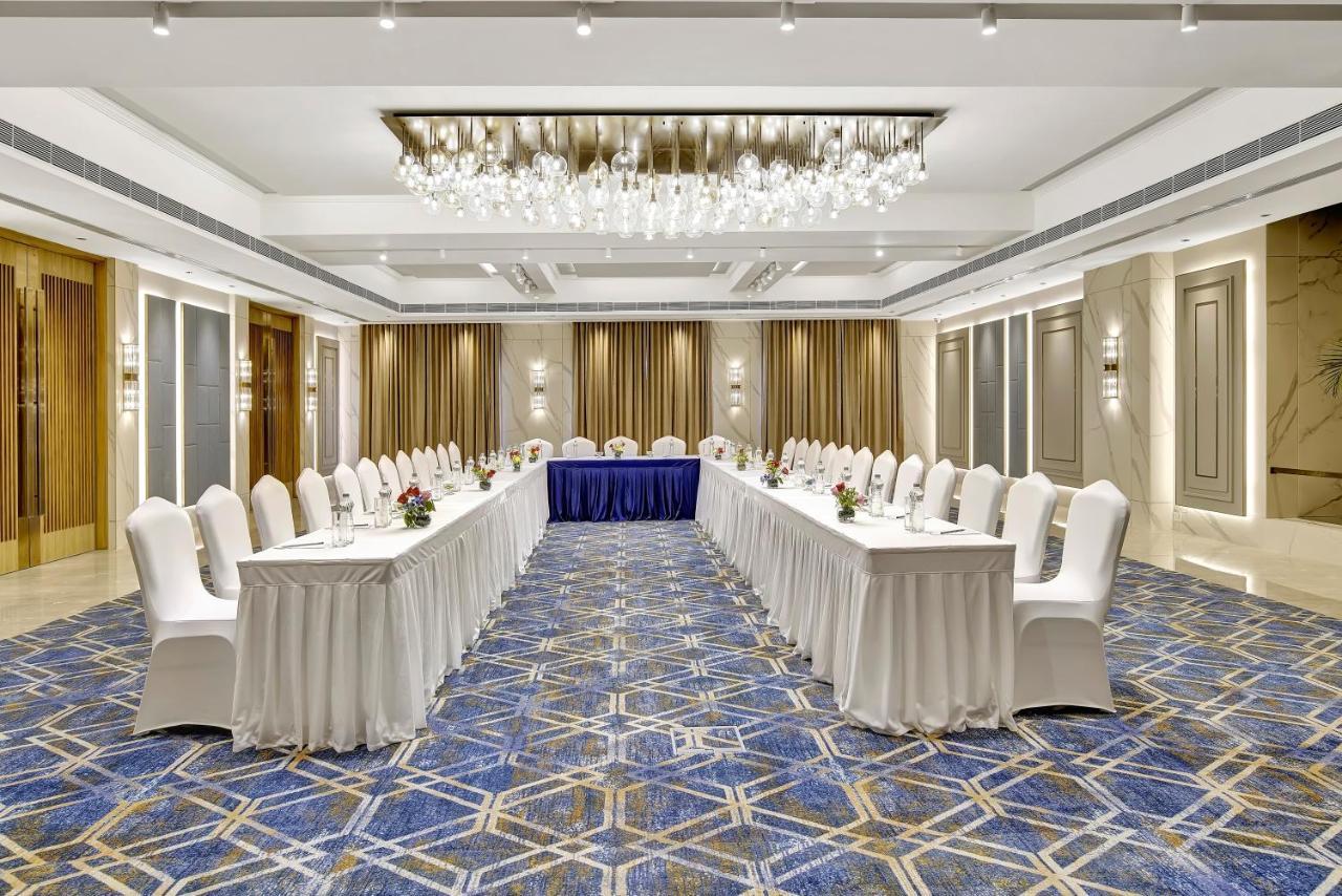 Park Inn By Radisson Сурат Екстер'єр фото
